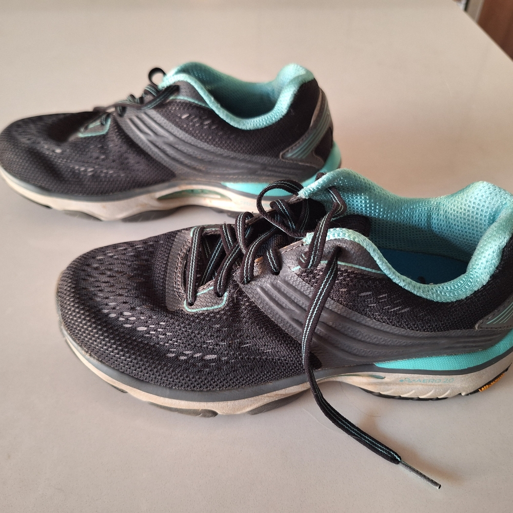 Abeo Black and Teal Athletic Shoes